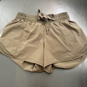 Lululemon Hotty Hot shorts (original) dark green 4”